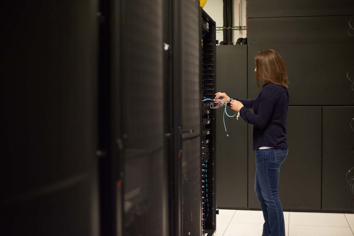 توفير الخادم